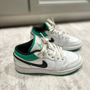 Air Jordan 1 low 💚🖤